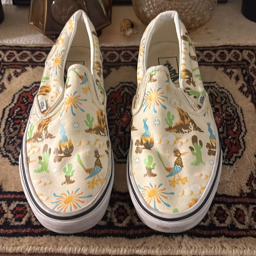 Vans slip on cream multicolored south western pattern ladies size 9